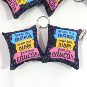 Chaveirinho Mini Almofada Tecido 100% Poliester 7x6cm Impressão Colorida 2 lados  Enchimento com fibra sintética + cordão + argola 