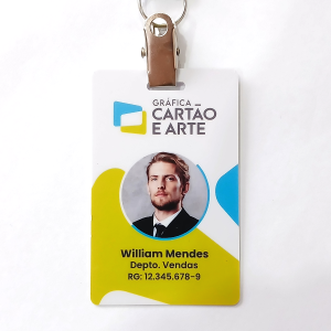 Crachá tipo PVC Similar ao PVC 0,75mm 85 x 54mm Impressão frente e verso   